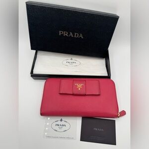 AB Condition Prada Pink Saffiano Leather Bow Zip Wallet - full inclusion